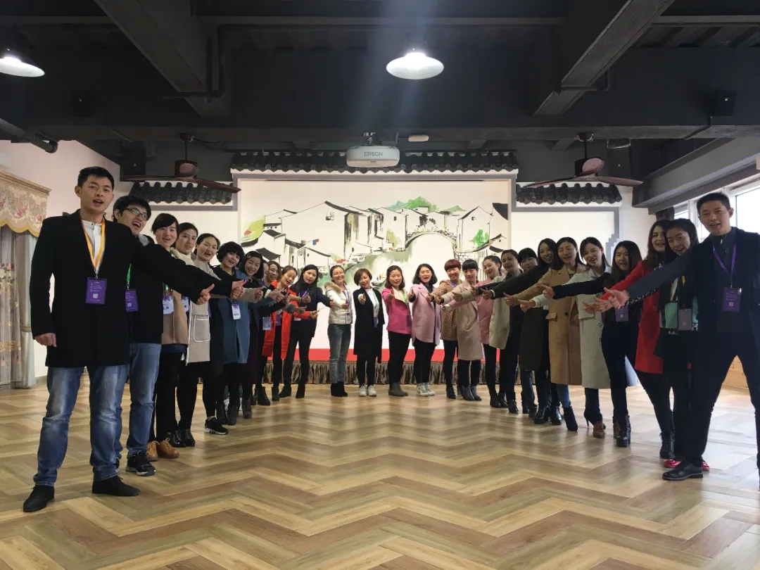 【培訓(xùn)?！繉I(yè)線上線下培訓(xùn)，貼近經(jīng)營、貼近銷售、以戰(zhàn)代練